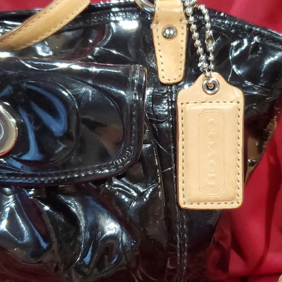 Coach shiny patent leather black and tan handbag or crossbody bag - Picture 3 of 10